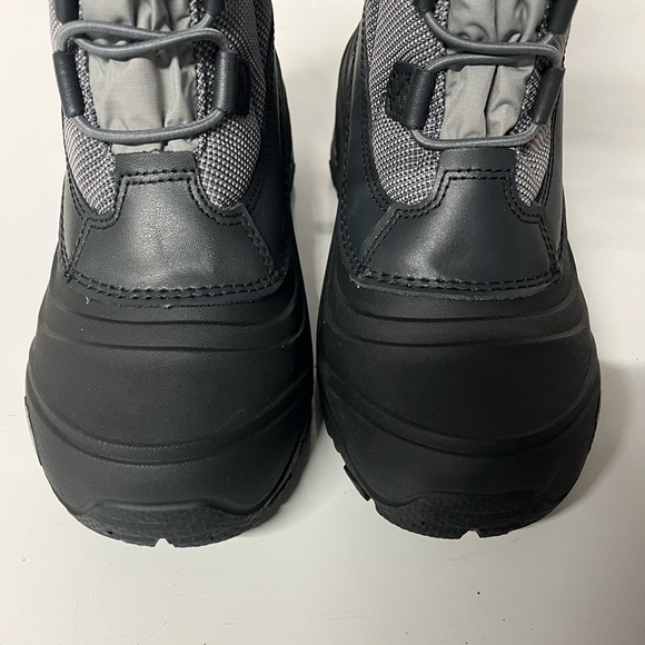 The North Face Alpenglow IV Winter Youth Kids Snow Boots TNF size 4 - Picture 4 of 7